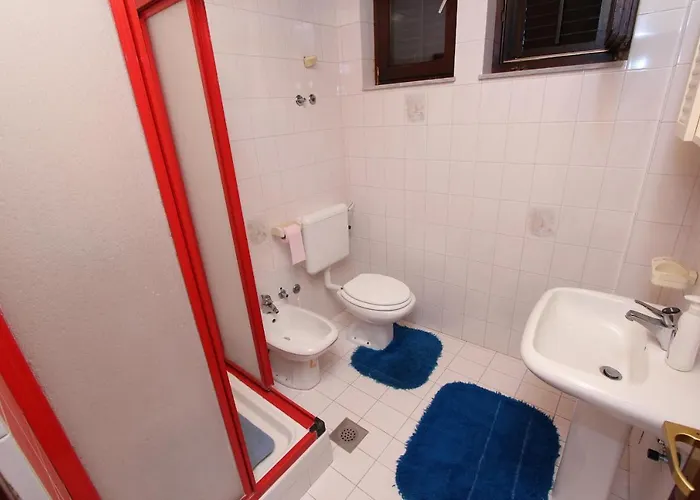 Natali 아파트 로비니